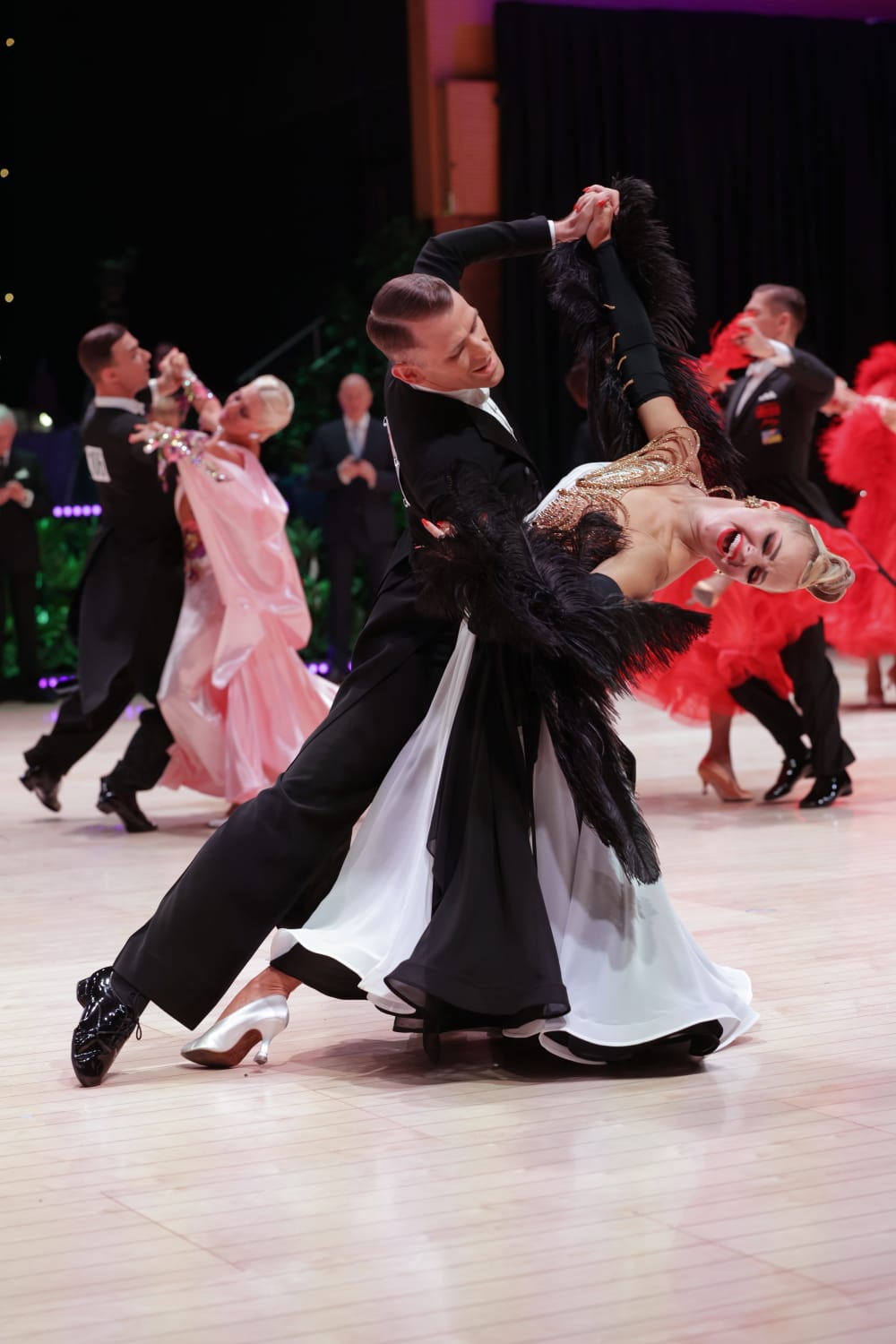 國際總監 : Jared Taylor