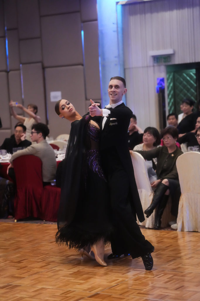 photo i 14HKBDI cup to comedance.net